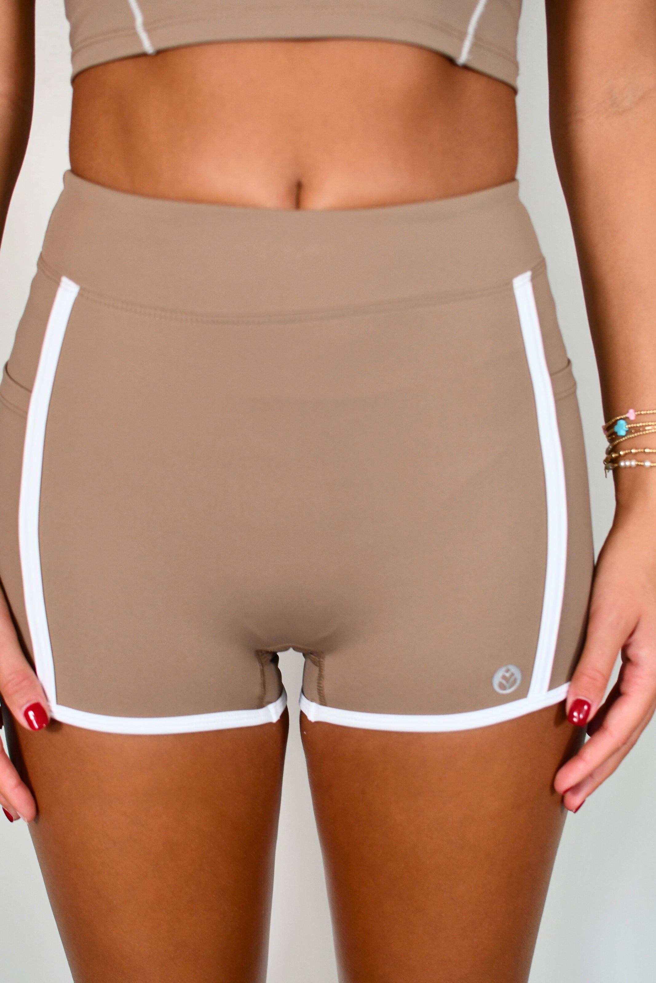 Outline Contrast Shorty Shorts - Cocoa