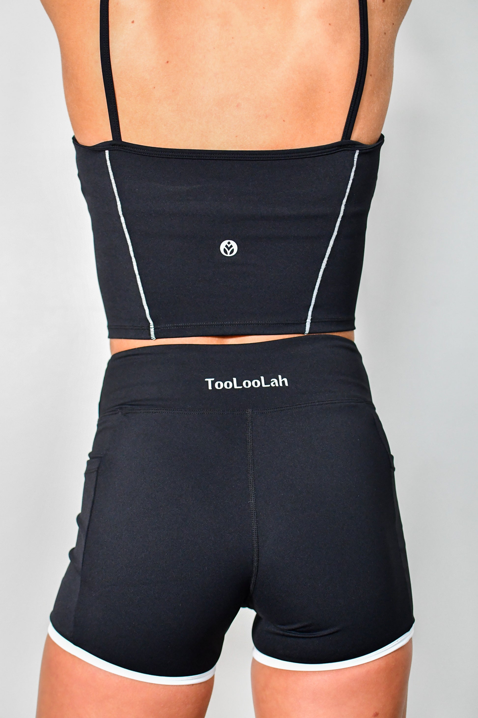 Outline Contrast Tank - Black/White