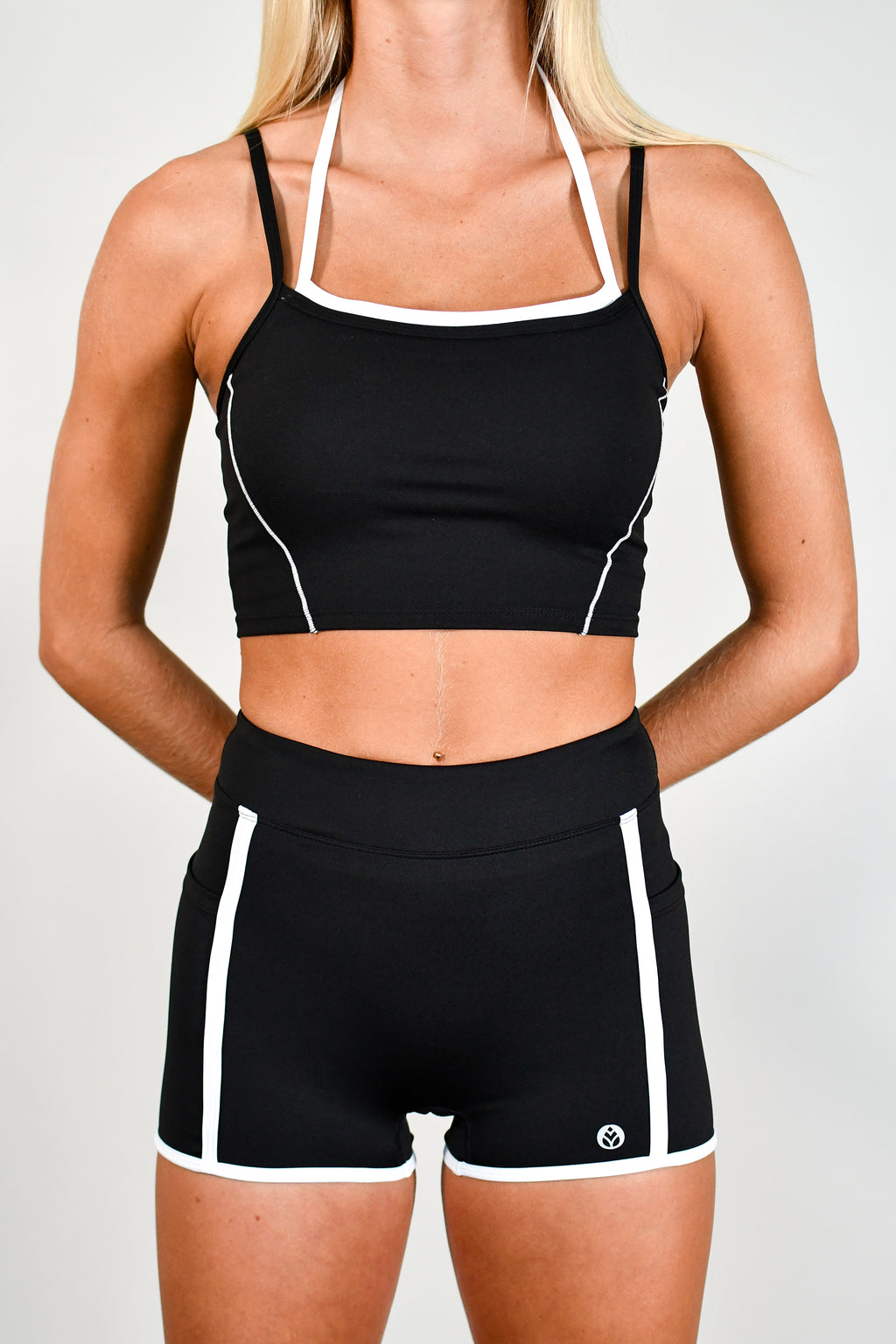Outline Cropped Contrast Tank - Black/White