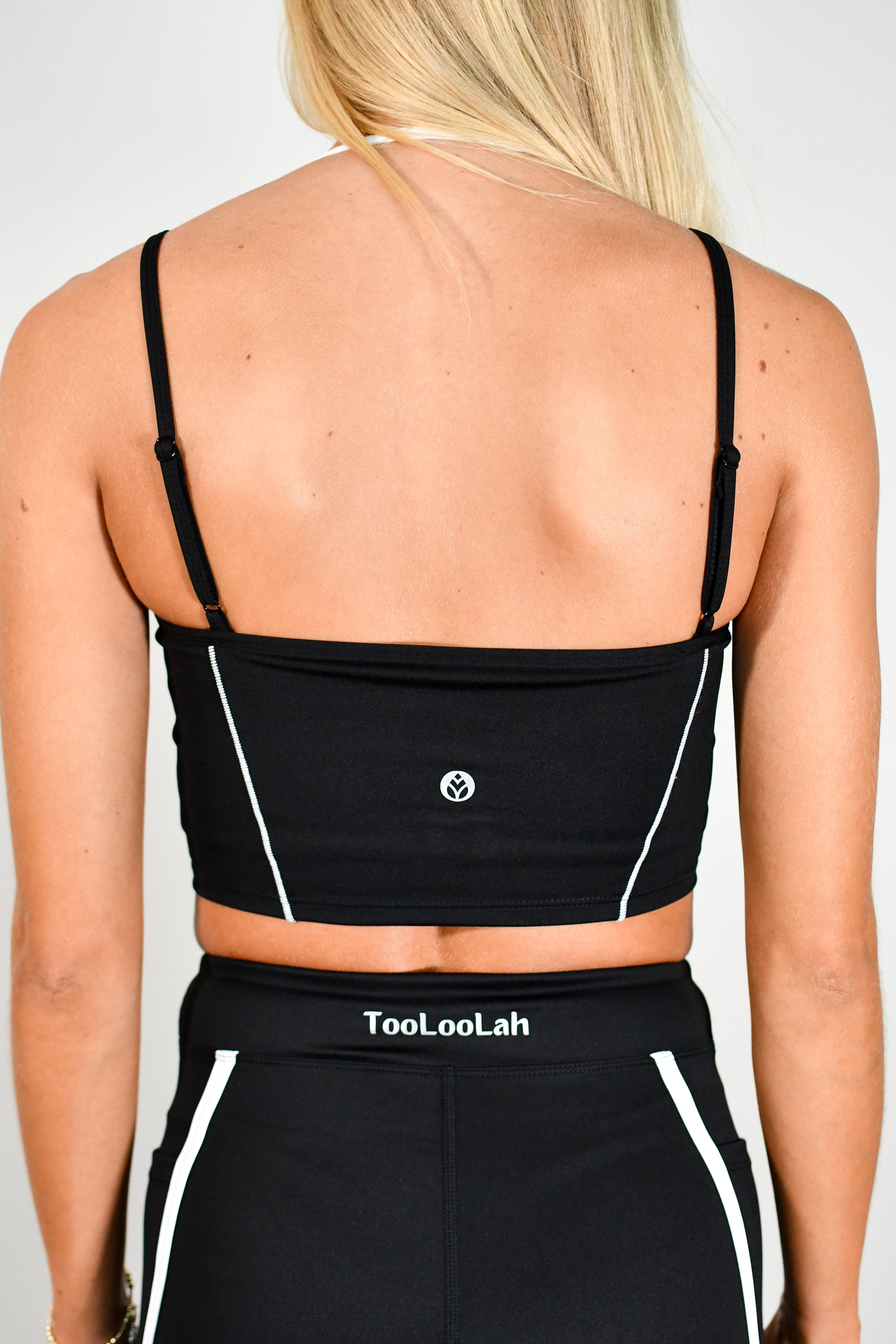 Outline Cropped Contrast Tank - Black/White